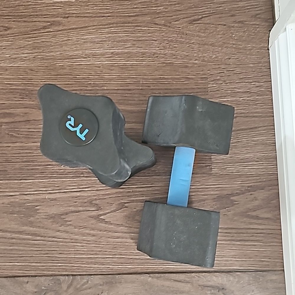 Tyr swimming dumbbells‎